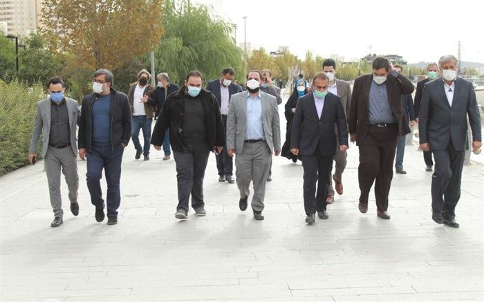 شهروندان تهرانی باید دریاچه شهدای خلیج فارس را به عنوان یک قطب گردشگری بشناسند