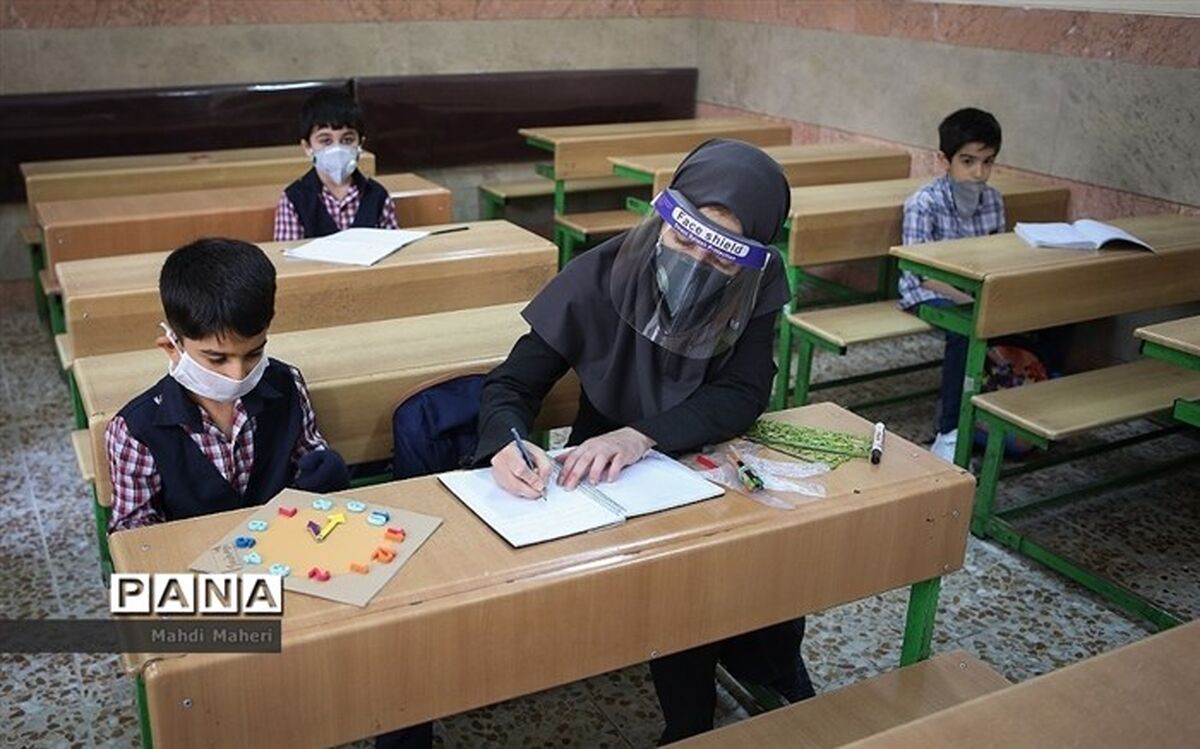 توصیه‌های کرونایی؛ رعایت فاصله ایمن هنگام حضور دانش‌آموزان در مدارس الزامی است