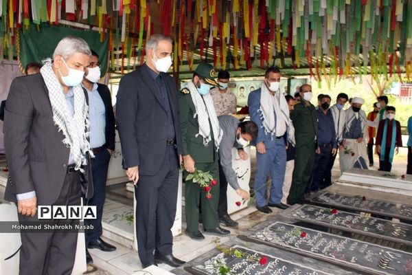 آیین میثاق با شهدا و افتتاحیه هفته بسیج دانش‌آموزی در اهواز