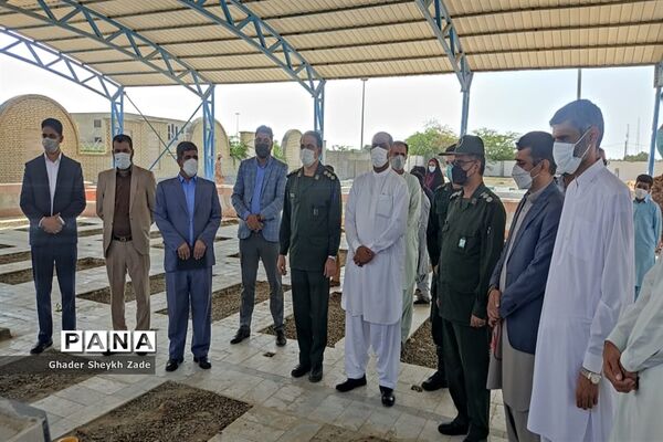 مراسم عطرافشانی مزار شهدای دانش‌آموزی چابهار