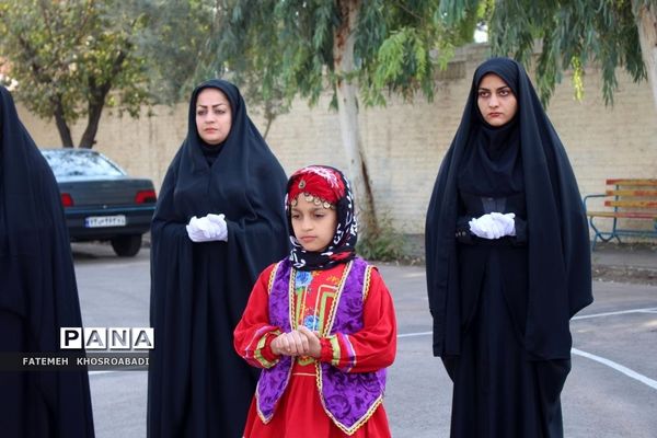 مراسم نواخته شدن زنگ روز قم