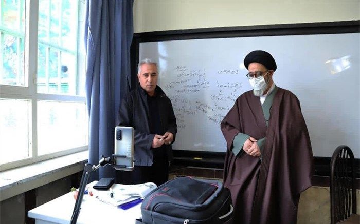 گفت و گوی نماینده ولی‌فقیه آذربایجان‌شرقی با دانش‌آموزان در کلاس مجازی