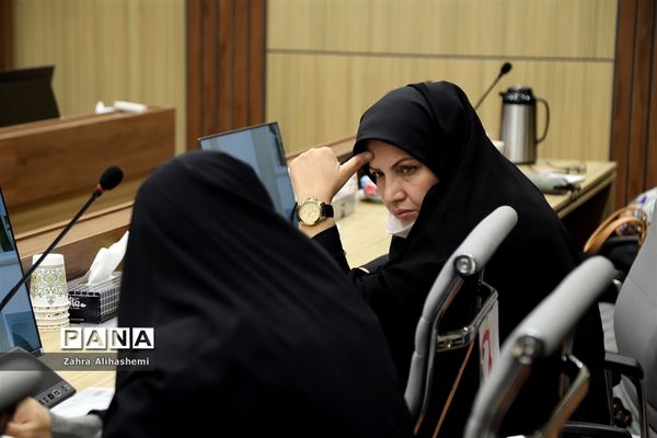 نشست کارشناسان و کارشناس مسئولان پیشگیری و مراقبت از آسیب‌های اجتماعی مناطق  تهران