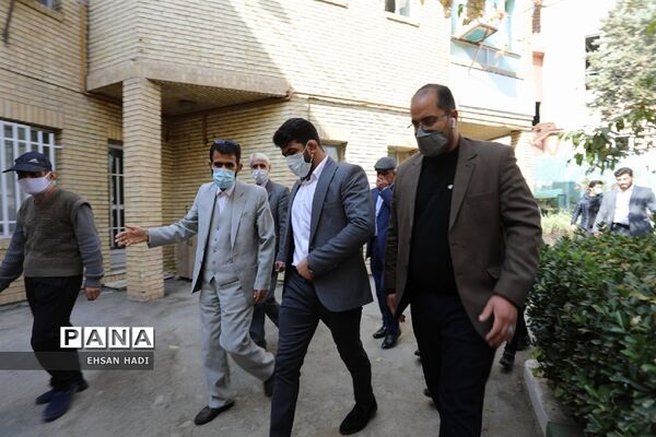 حضور حسن یزدانی در آسایشگاه معلولین ذهنی  شهید بهشتی  مشهد