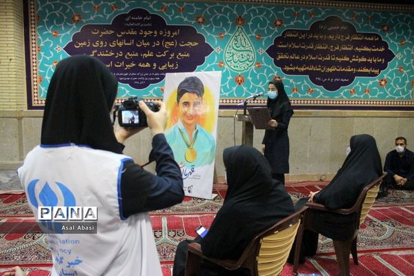 دیدار جمعی از نخبگان و اعضای تشکل‌های دانش‌آموزی دختر با نماینده ولی فقیه در استان و امام جمعه بوشهر