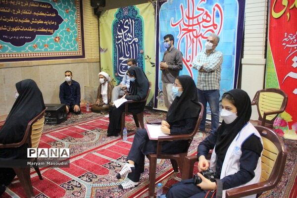 دیدار جمعی از نخبگان و اعضای تشکل‌های دانش‌آموزی دختر با نماینده ولی فقیه در استان و امام جمعه بوشهر