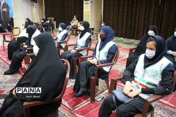 دیدار جمعی از نخبگان و اعضای تشکل‌های دانش‌آموزی دختر با نماینده ولی فقیه در استان و امام جمعه بوشهر