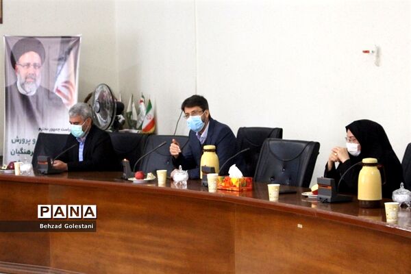 نشست صمیمی مسئول سازمان بسیج فرهنگیان با معاونان آموزش و پرورش آذربایجان غربی