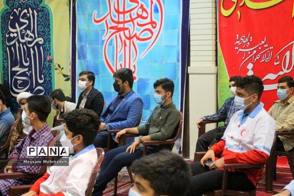 دیدار جمعی از نخبگان و اعضای تشکل‌های دانش آموزی  پسربا نماینده ولی فقیه در استان و امام جمعه بوشهر