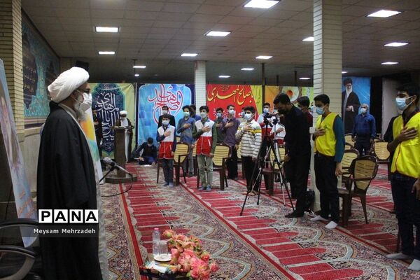 دیدار جمعی از نخبگان و اعضای تشکل‌های دانش آموزی  پسربا نماینده ولی فقیه در استان و امام جمعه بوشهر