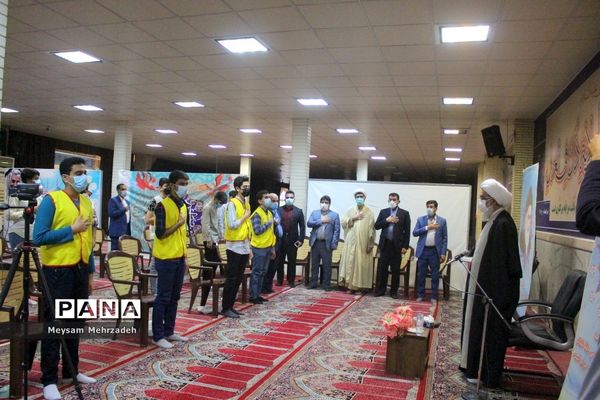 دیدار جمعی از نخبگان و اعضای تشکل‌های دانش آموزی  پسربا نماینده ولی فقیه در استان و امام جمعه بوشهر