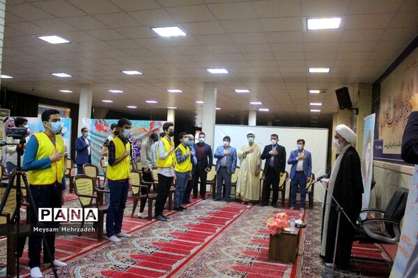 دیدار جمعی از نخبگان و اعضای تشکل‌های دانش آموزی  پسربا نماینده ولی فقیه در استان و امام جمعه بوشهر