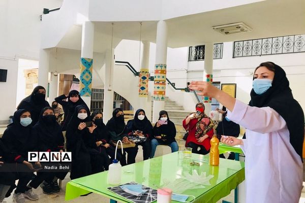 همایش روز آزمایشگاه در پژوهش سرای شهید خوشبخت بوشهر