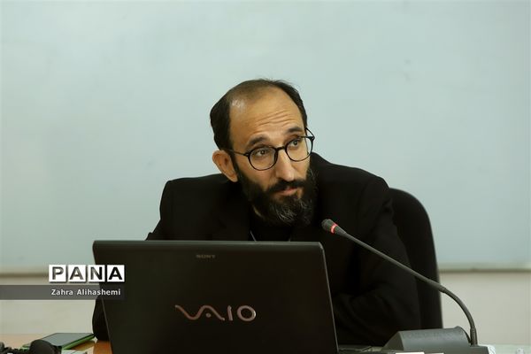 نشست کارشناس مسئولان و کارشناسان فرهنگی هنری، اردویی شهر تهران