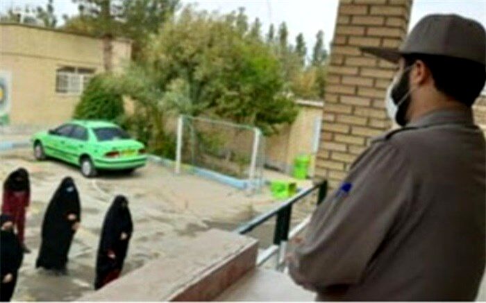 لزوم آموزش راه‌های مقابله با دشمن  به دانش‌آموزان
