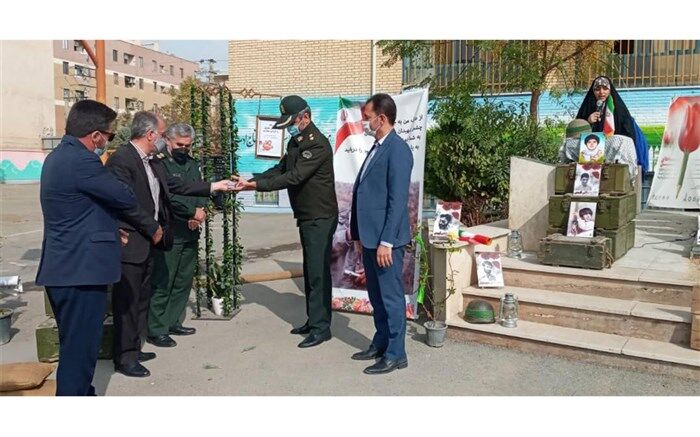 زنگ استکبارستیزی در دبیرستان شهید همت ملارد با اقتدار طنین‌انداز شد