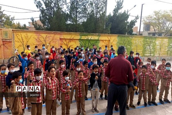نواختن زنگ استکبار ستیزی در جاجرم