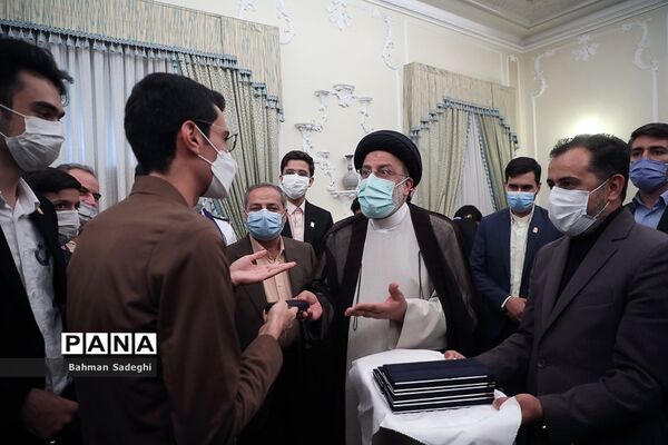 دیدار تشکل‌های دانش‌آموزی با رئیس جمهوری