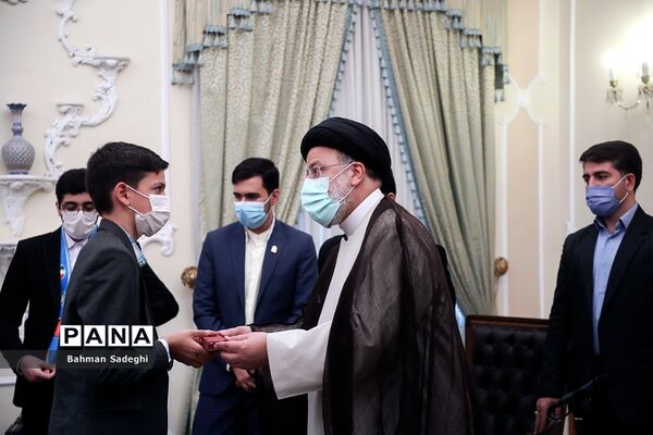 دیدار تشکل‌های دانش‌آموزی با رئیس جمهوری
