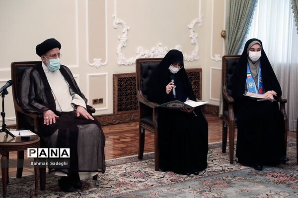 دیدار تشکل‌های دانش‌آموزی با رئیس جمهوری