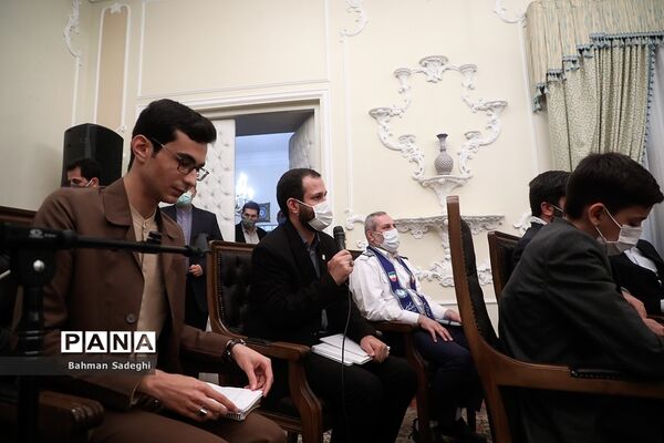 دیدار تشکل‌های دانش‌آموزی با رئیس جمهوری