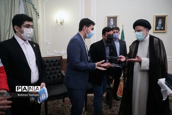 دیدار تشکل‌های دانش‌آموزی با رئیس جمهوری