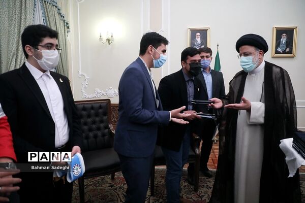 دیدار تشکل‌های دانش‌آموزی با رئیس جمهوری
