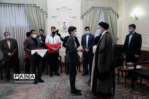 دیدار تشکل‌های دانش‌آموزی با رئیس جمهوری