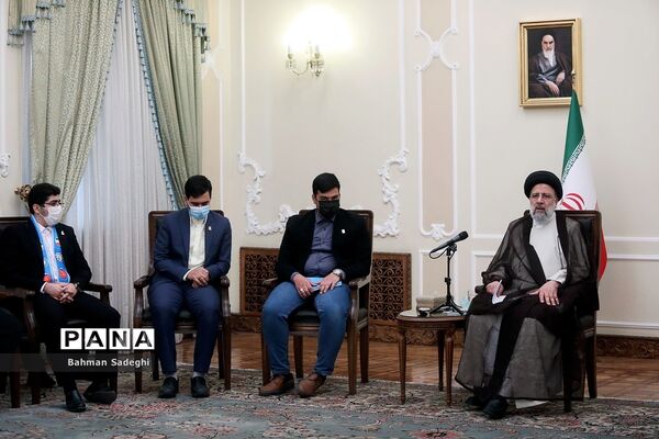 دیدار تشکل‌های دانش‌آموزی با رئیس جمهوری