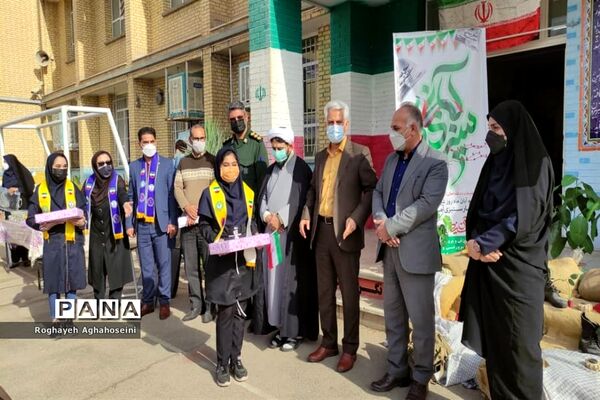 برگزاری آیین نواختن زنگ استکبارستیزی و مانور بزرگ فرزندان روح الله در ناحیه 4 شیراز