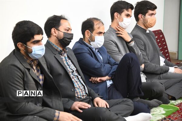 دیدارمسئولان و نمایندگان  تشکل‌های دانش‌آموزی استان اصفهان با نماینده ولی فقیه در استان اصفهان
