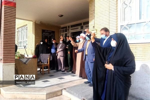 مراسم روز ملی استکبارستیزی در دبیرستان حضرت خدیجه قزل آباد