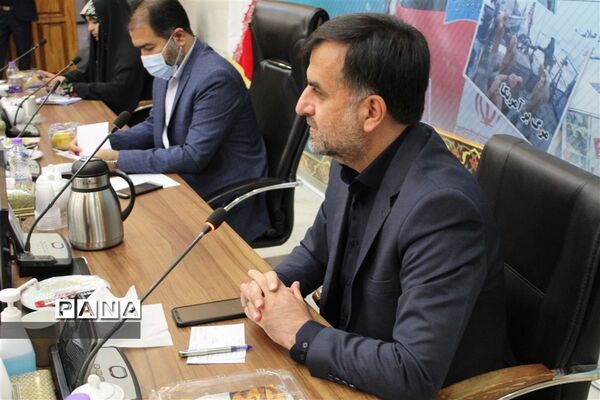 دیدار مسئولان و نمایندگان تشکل‌های دانش‌آموزی با استاندار اصفهان