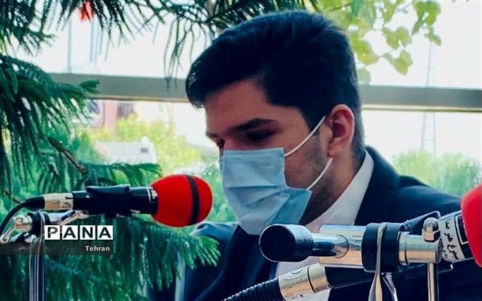 حرکت در مسیر انقلاب و زنده نگه داشتن آن از مهم‌ترین وظایف مجلس دانش‌آموزی است 