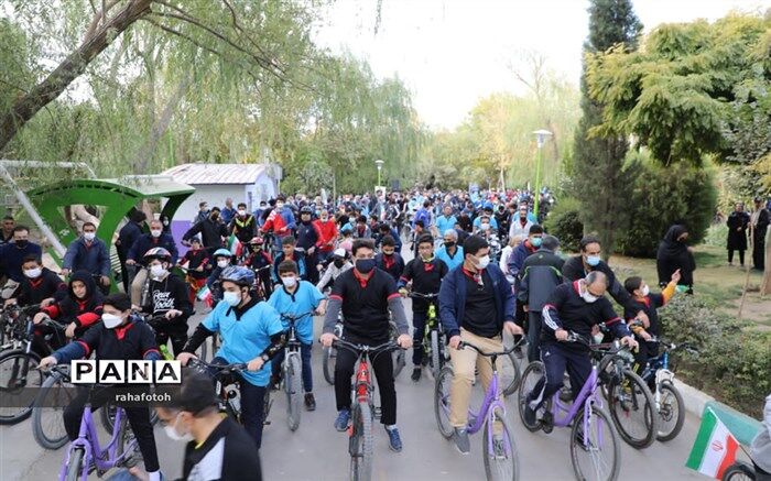 کارکنان صنعت آب و برق اصفهان مسیر دوچرخه‌سواری ناژوان را رکاب زدند