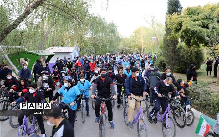 کارکنان صنعت آب و برق اصفهان مسیر دوچرخه‌سواری ناژوان را رکاب زدند