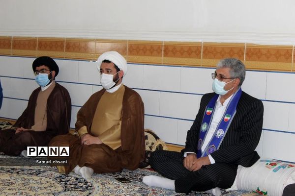 دیدار رئیس سازمان دانش‌آموزی کهگیلویه و بویراحمد با خانواده شهدای دانش‌آموز دهدشت