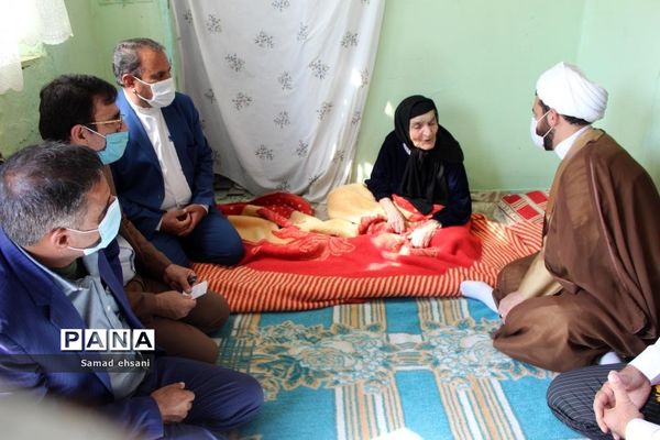 دیدار رئیس سازمان دانش‌آموزی کهگیلویه و بویراحمد با خانواده شهدای دانش‌آموز دهدشت