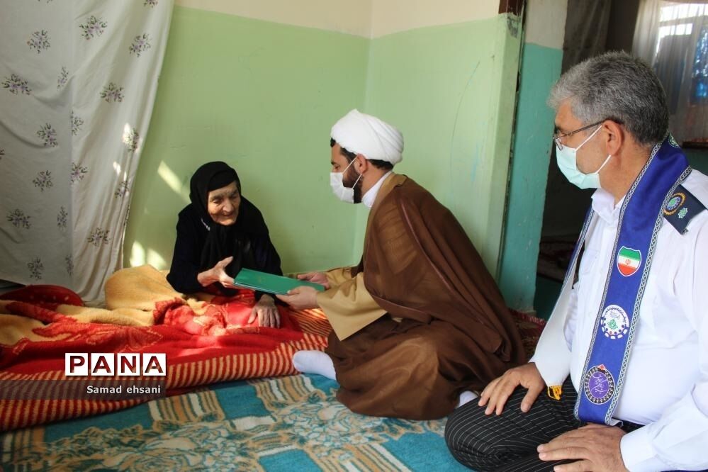 دیدار رئیس سازمان دانش‌آموزی کهگیلویه و بویراحمد با خانواده شهدای دانش‌آموز دهدشت