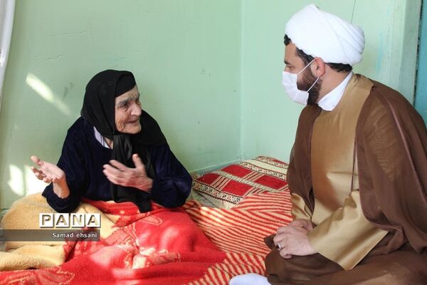 دیدار رئیس سازمان دانش‌آموزی کهگیلویه و بویراحمد با خانواده شهدای دانش‌آموز دهدشت