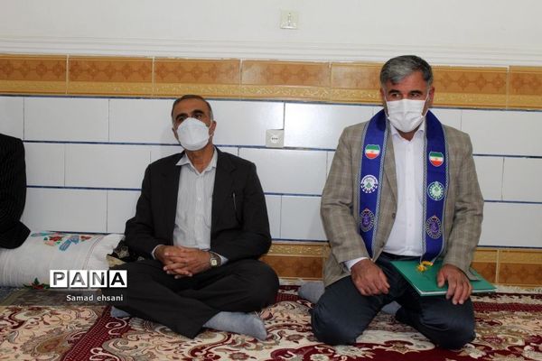 دیدار رئیس سازمان دانش‌آموزی کهگیلویه و بویراحمد با خانواده شهدای دانش‌آموز دهدشت