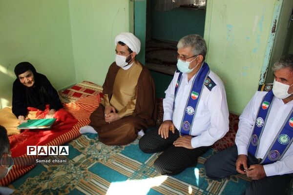 دیدار رئیس سازمان دانش‌آموزی کهگیلویه و بویراحمد با خانواده شهدای دانش‌آموز دهدشت