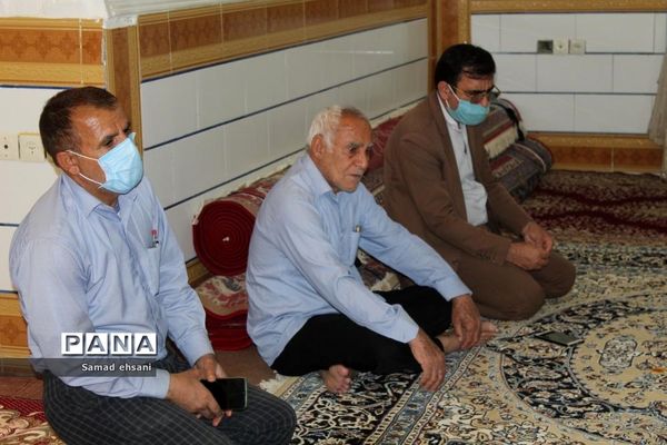 دیدار رئیس سازمان دانش‌آموزی کهگیلویه و بویراحمد با خانواده شهدای دانش‌آموز دهدشت