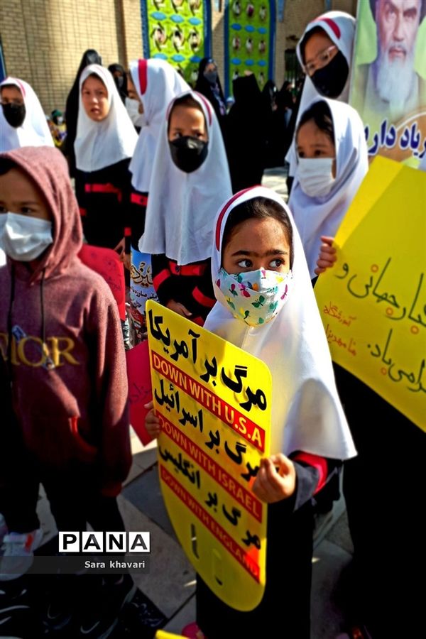 حماسه دانش‌آموزان  پیشوا در روز ۱۳ آبان