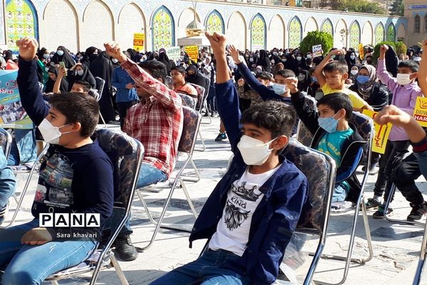 حماسه دانش‌آموزان  پیشوا در روز ۱۳ آبان