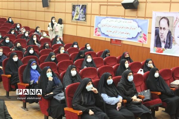 نشست صمیمی با رییس کمیسیون برنامه و بودجه مجلس به مناسبت ۱۳ آبان  در محمودآباد