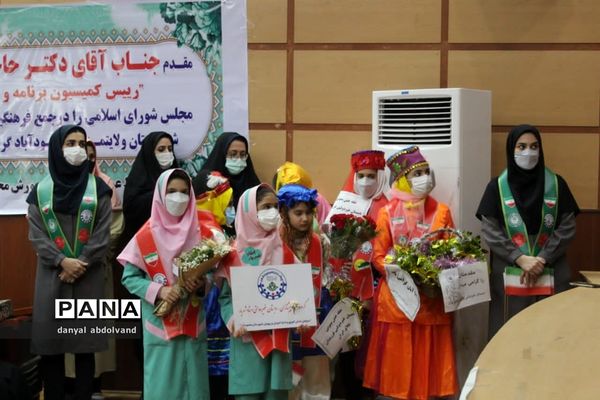 نشست صمیمی با رییس کمیسیون برنامه و بودجه مجلس به مناسبت ۱۳ آبان  در محمودآباد