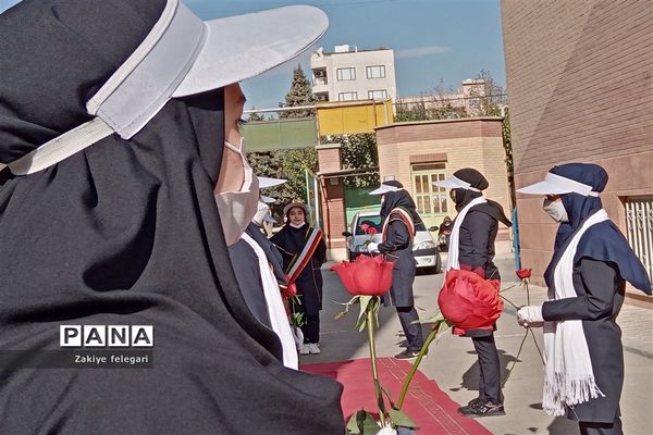 روز دانش‌آموز و یوم الله ۱۳ آبان در ناحیه دو بهارستان