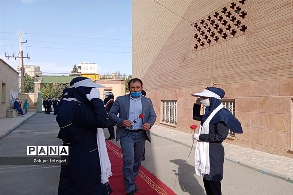 روز دانش‌آموز و یوم الله ۱۳ آبان در ناحیه دو بهارستان