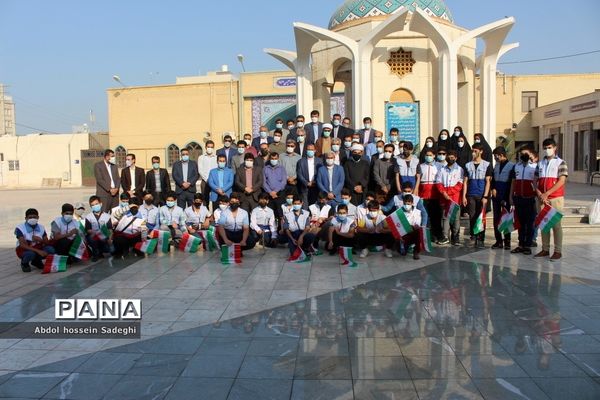 عطرافشانی قبور مطهر شهدا و تجدید میثاق با گلگون کفنان دفاع مقدس در بوشهر